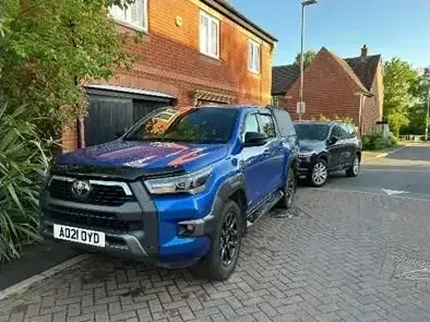 Toyota Hilux Invincib X D-4d4wd Dcb A AO21 OYD